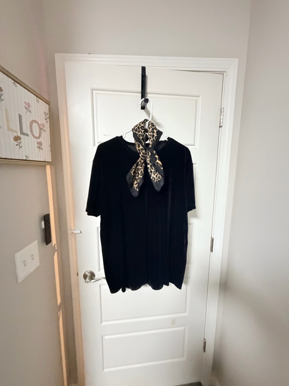 Forever 21 Black Short Sleeve Tee with Leopard Scarf Accent - Picture 2 of 3